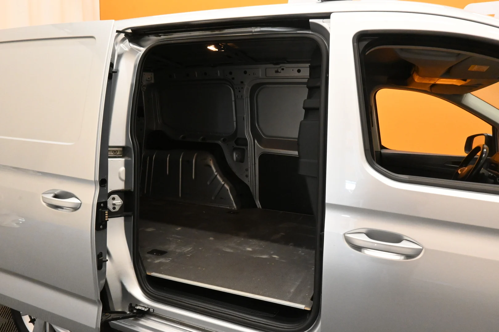 Car Image - 76w6dzZU7m9HYeGAnZNctA