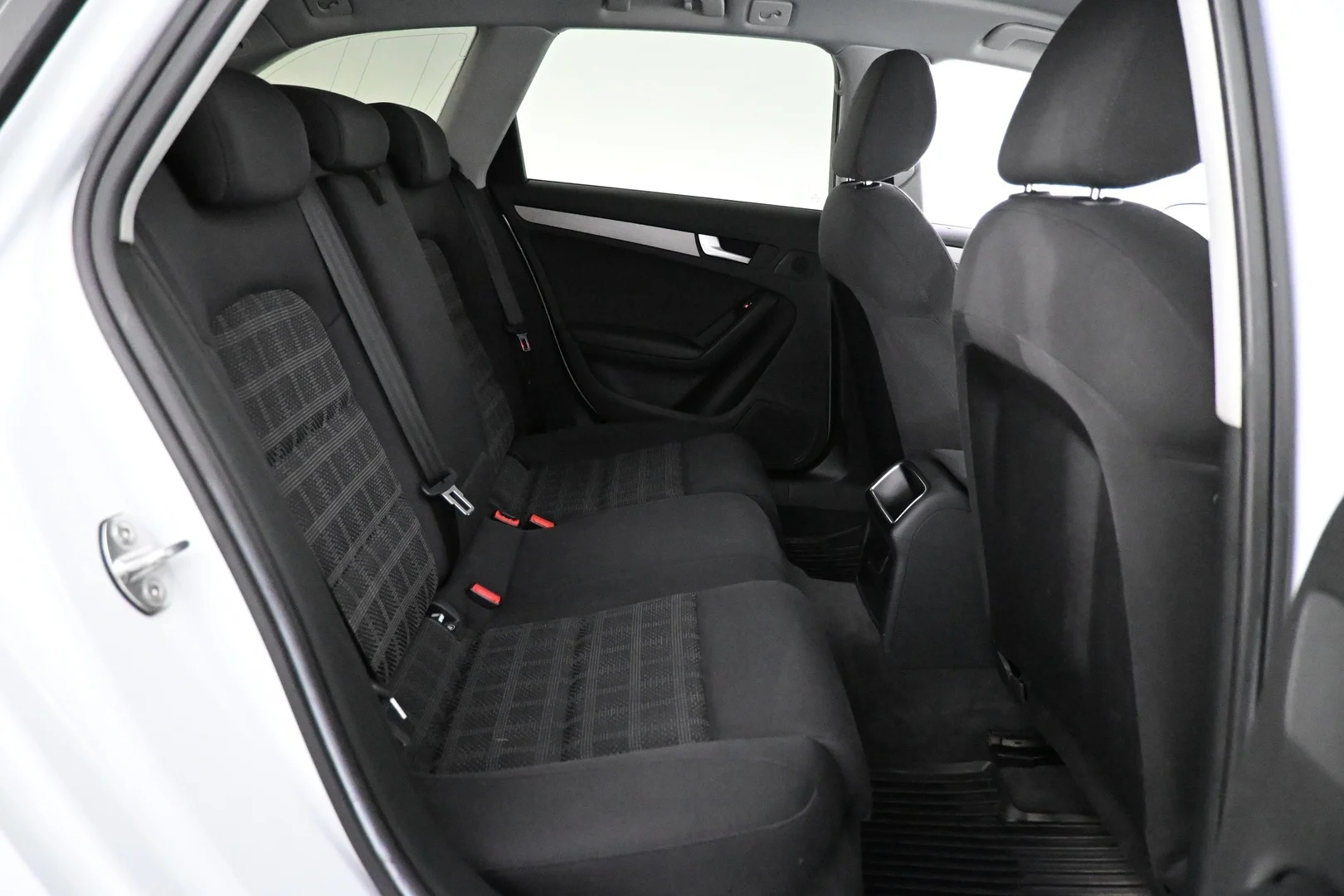 Car Image - 52ecMFkkl597ONUIAdde5w