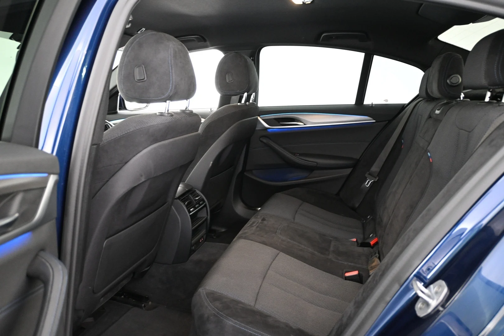 Car Image - 4AztoXtBgUsQMnThZZD6v4