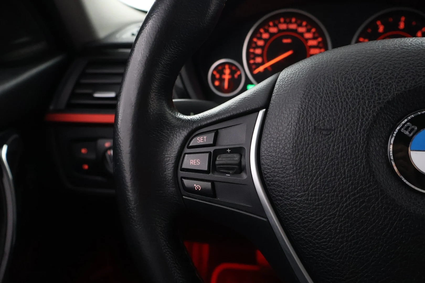 Car Image - 7MbcAMz1YWCItbCRz20ik9
