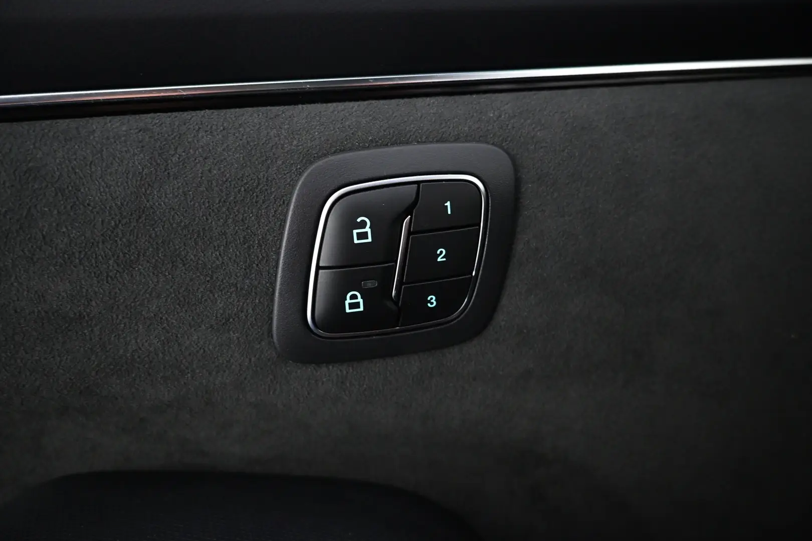 Car Image - 57UtKqmMDhd79X3igTfYys