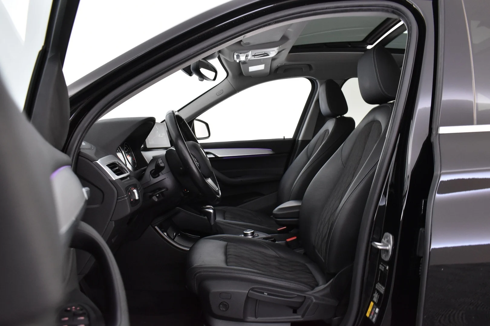Car Image - 7N3AkKCTLiyujK6WFD5wiQ