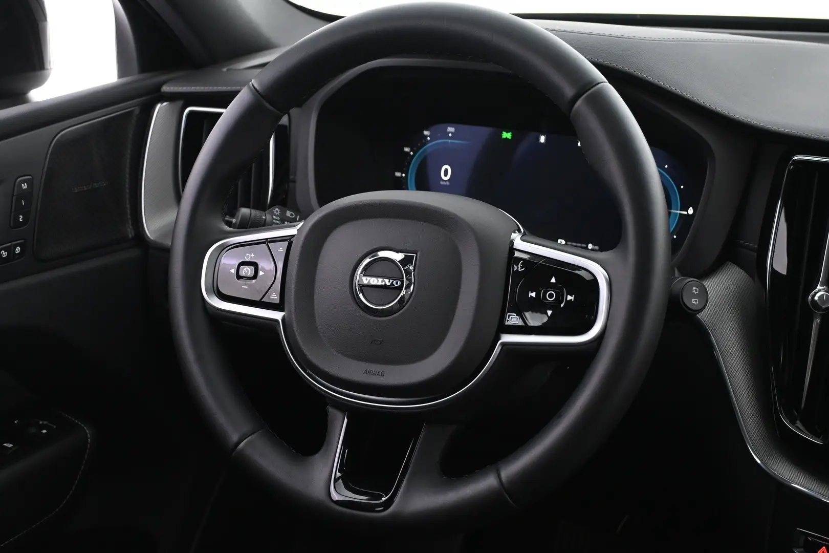 Car Image - 62Ozvl7IRMM4M4p69uTxHV