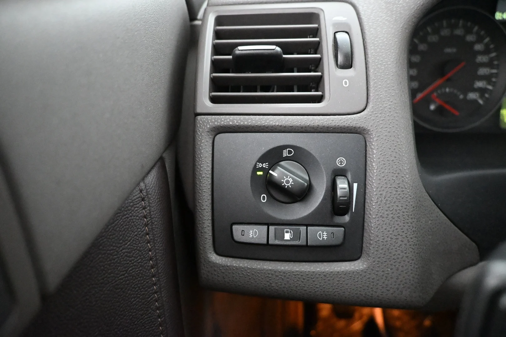 Car Image - 4YKumhPveoTaWZaargoUgg