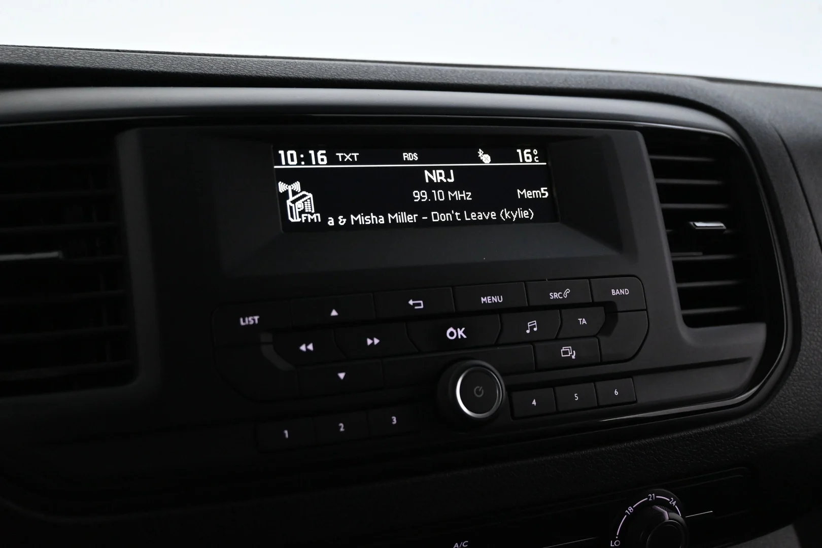 Car Image - 6NWsVnRljGOCtaGxndhh2J