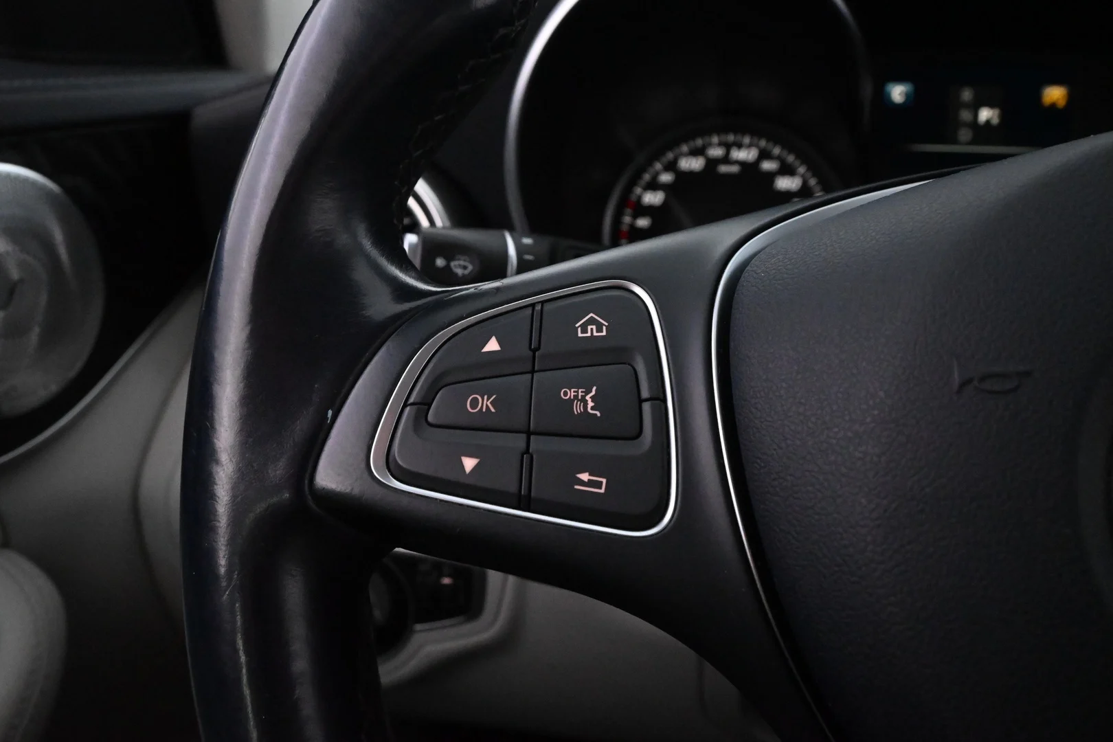 Car Image - 4aBDWfMni5MrbqRcEyZoAB