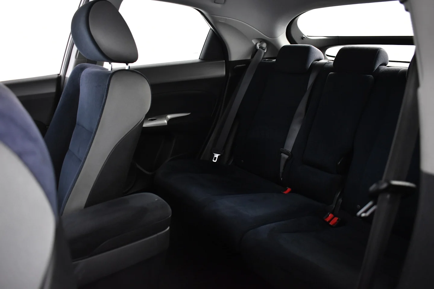 Car Image - TcVl69zXl9DAyQzezZuJg