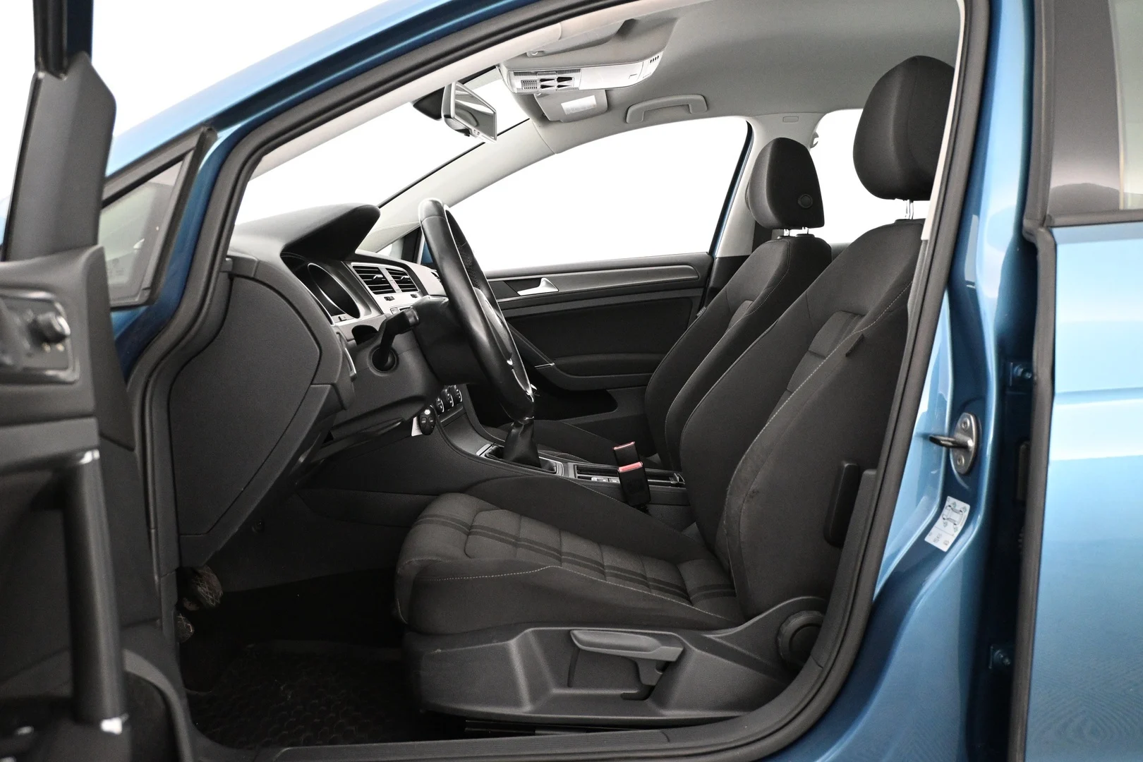 Car Image - 2W0RMaahkwSesi1YlWqHFZ
