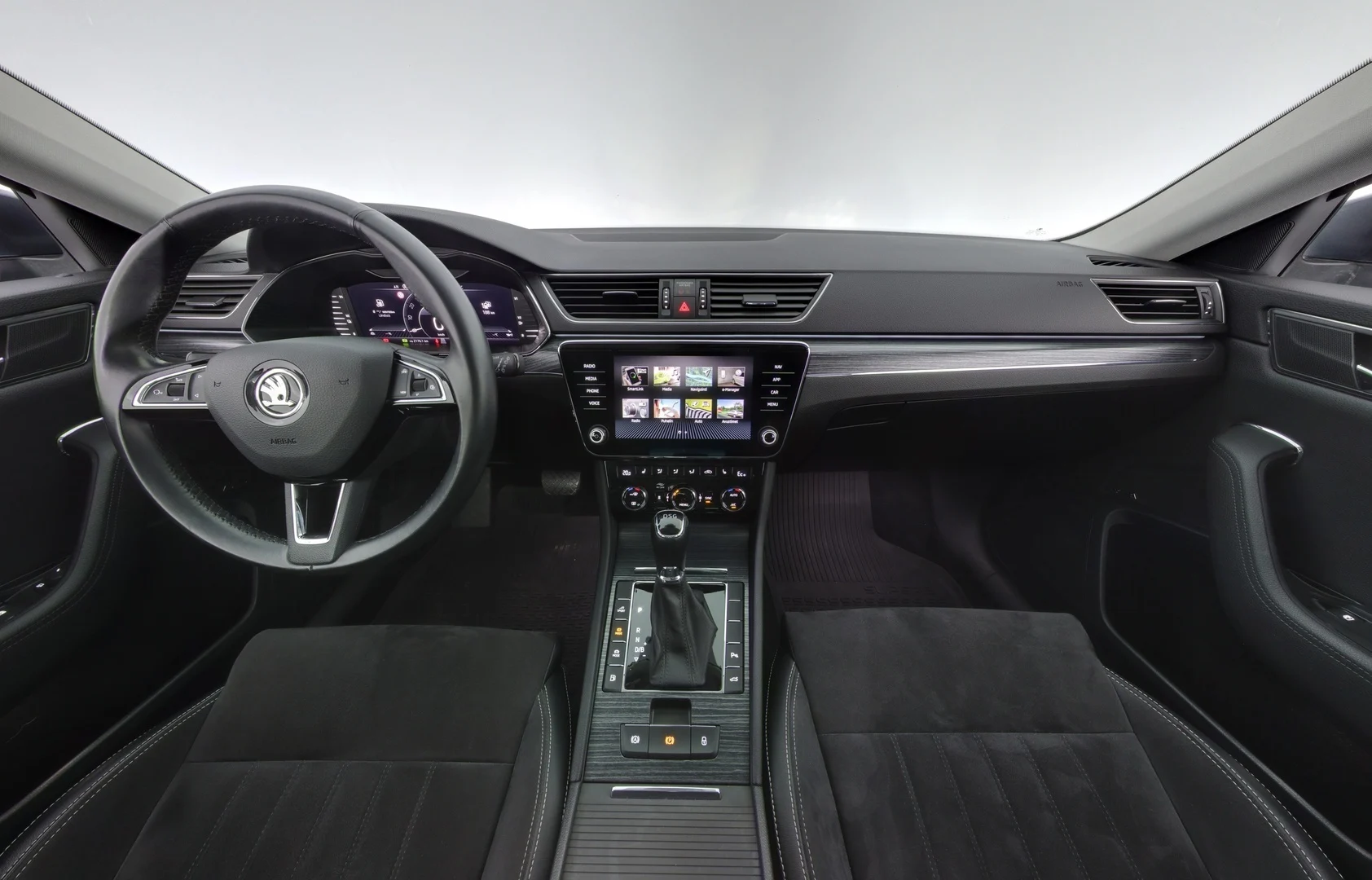 Car Image - 7AMkuqcvSY9Uqzqf9McnNr