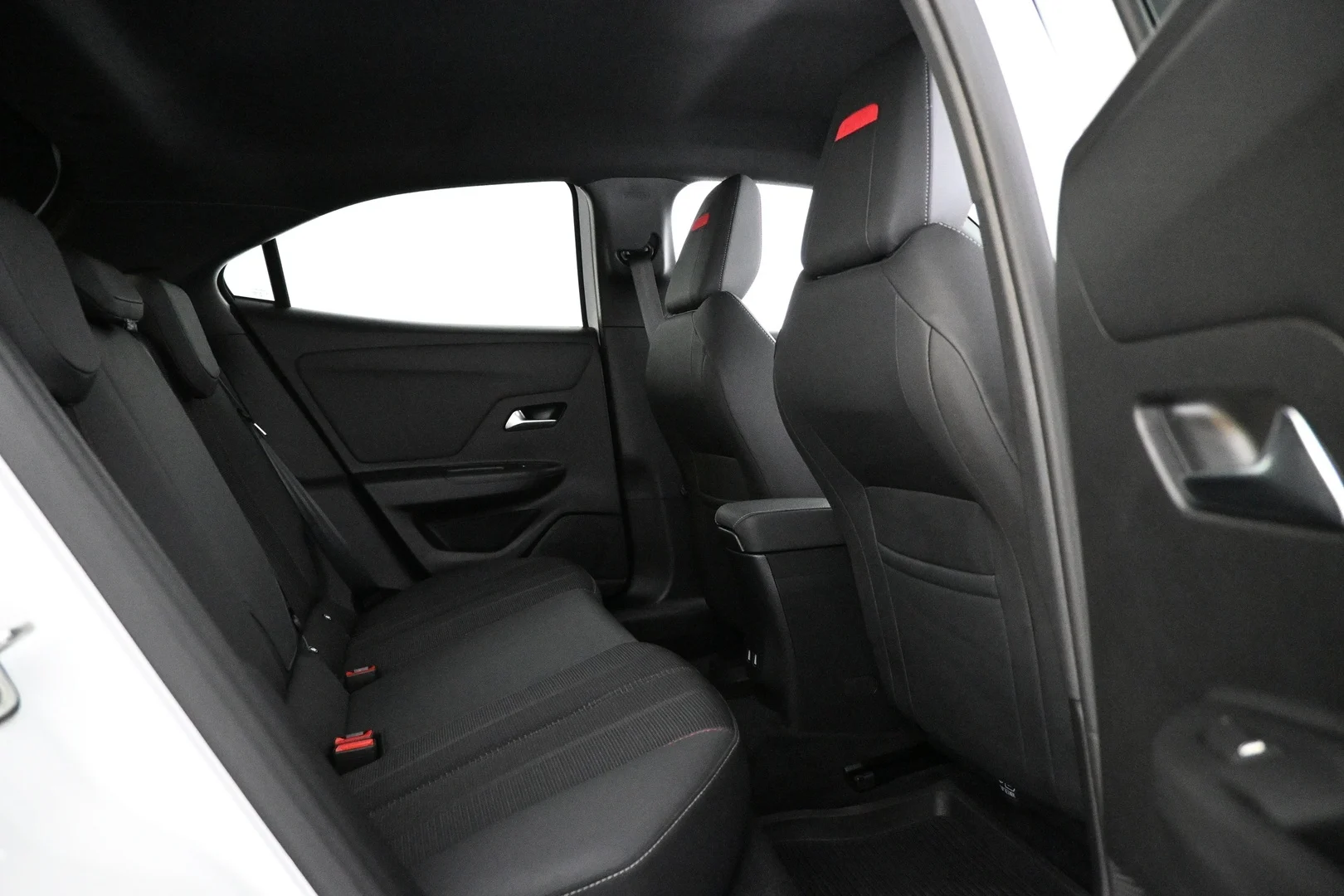 Car Image - 5MvX6M6HuZlvzALZ8EVjR9