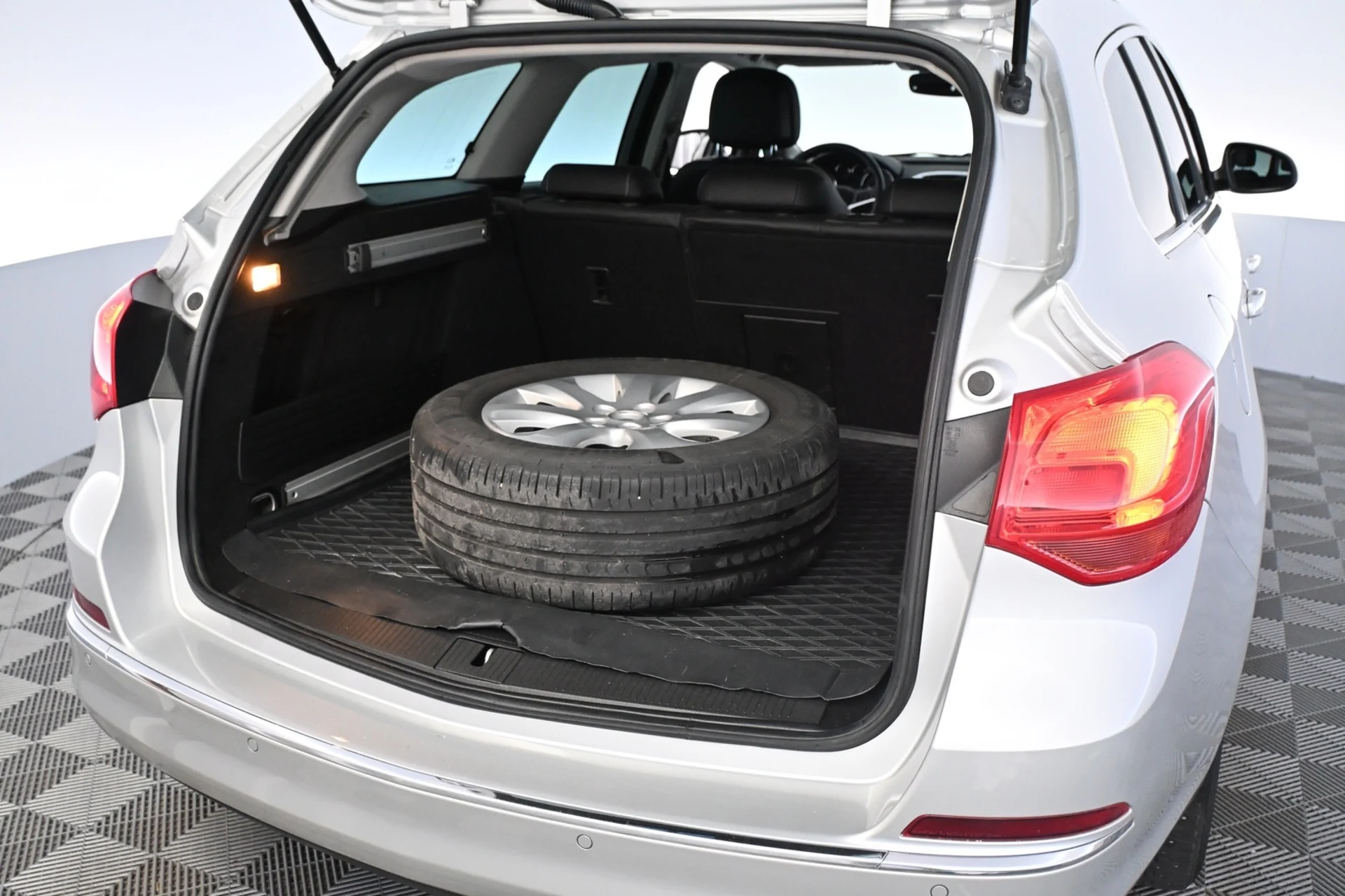 Car Image - 6aBAgfjgCwPUdMTOdpCrQP