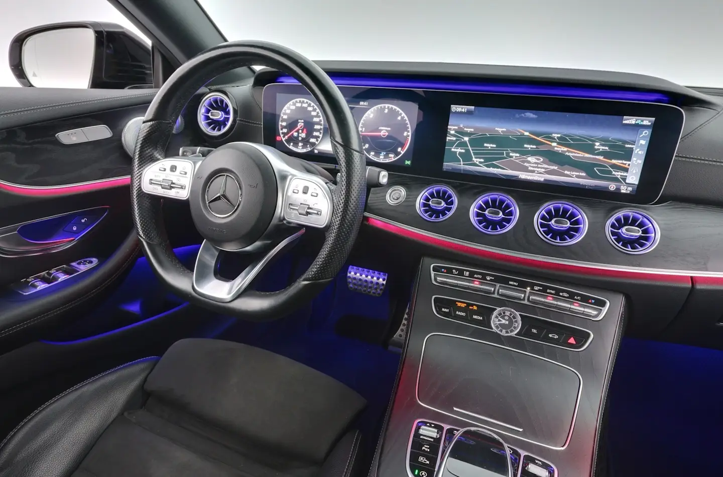 Car Image - 5xb3KgGUHj3ja8LA2WxL83