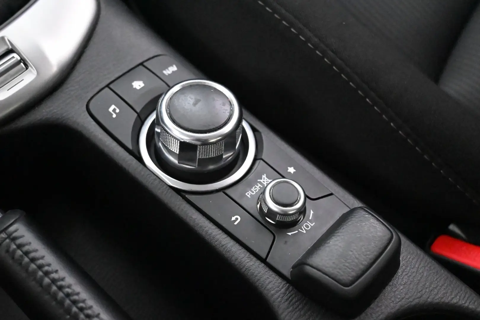 Car Image - 4pZw8C4aLOLzIDfVtfu5Eo