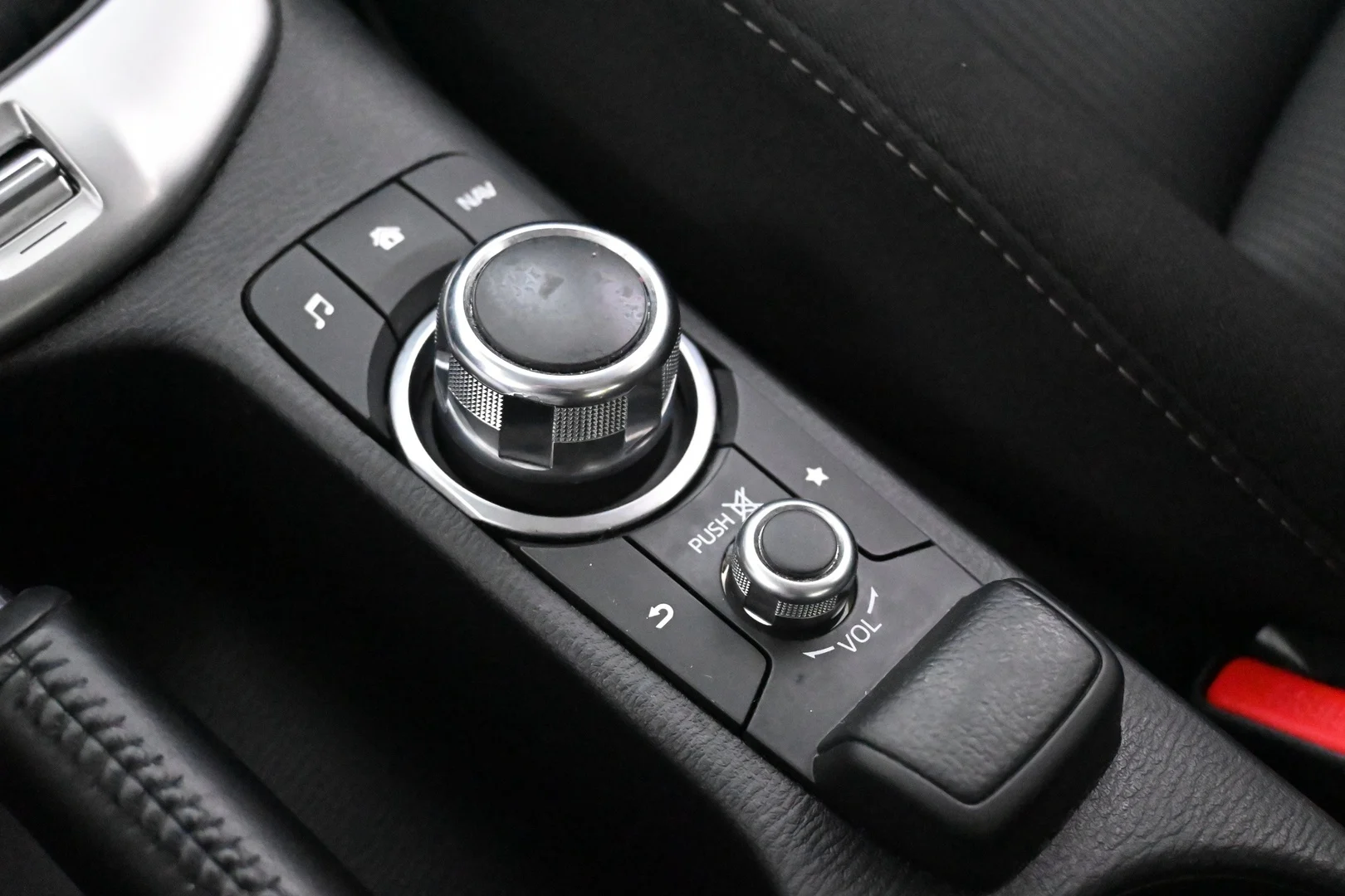 Car Image - 4pZw8C4aLOLzIDfVtfu5Eo
