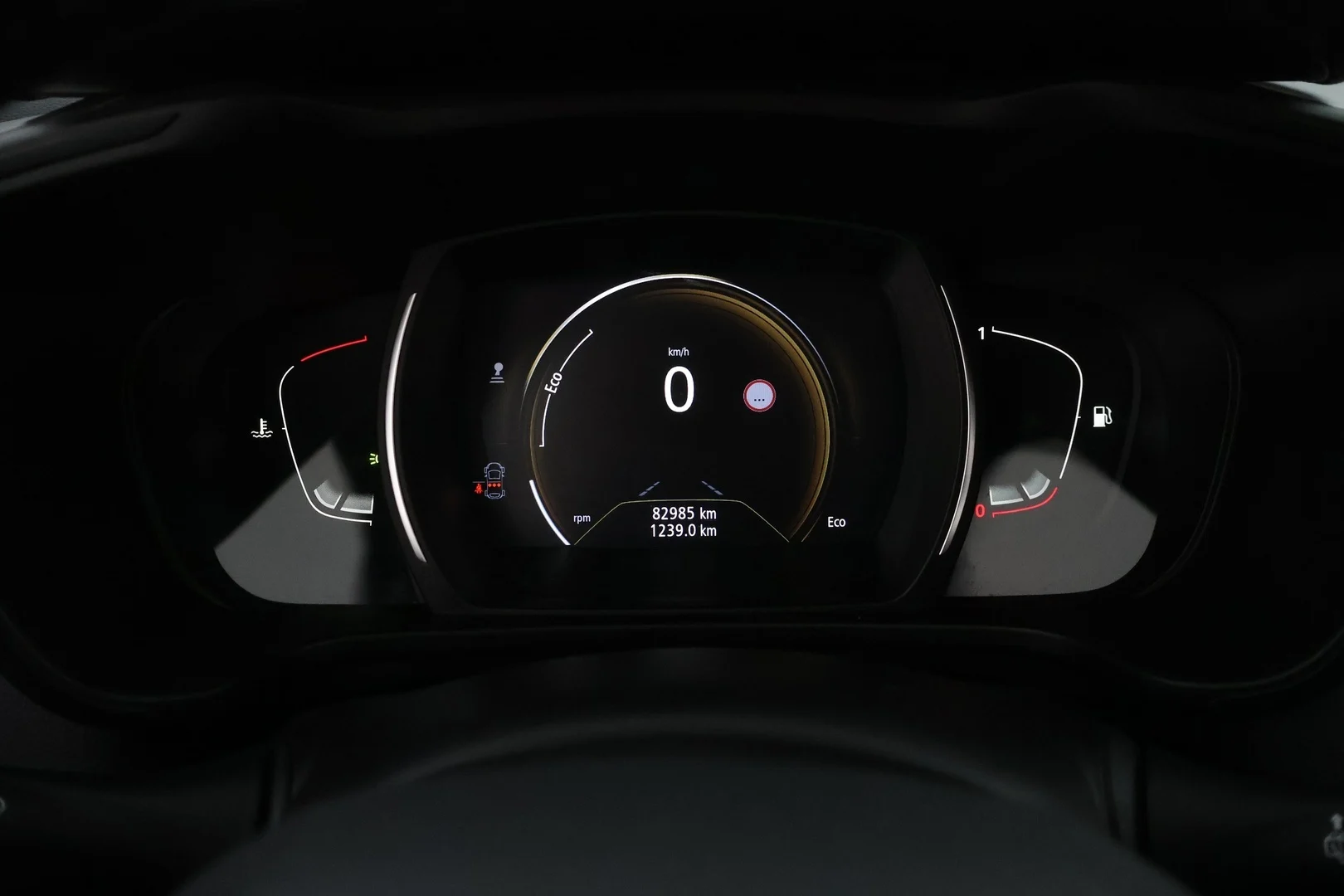 Car Image - 1UCUYW1Pb9Mzou8NNvlKFf