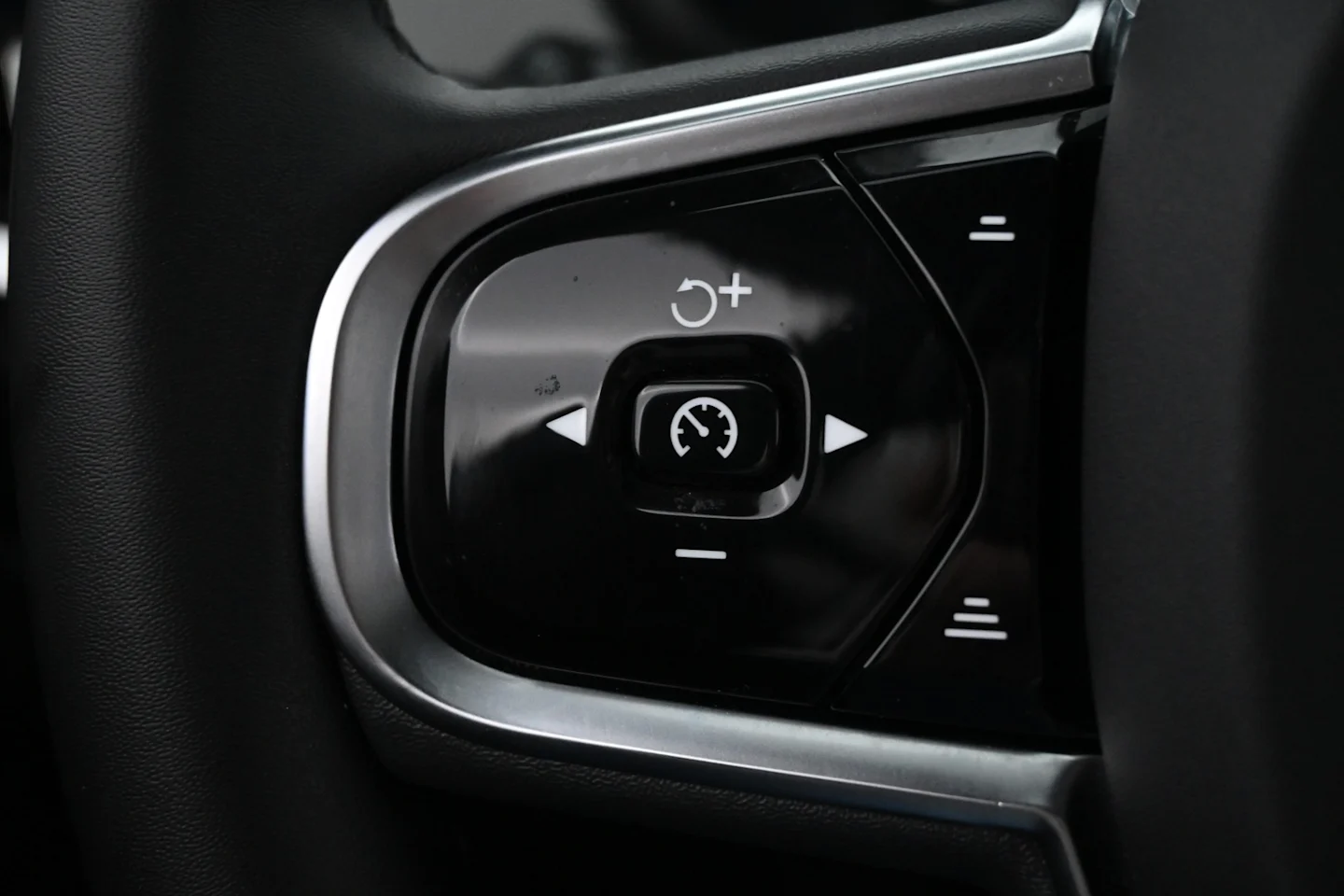 Car Image - JiYb3yCHr5FIHBkRVSms8
