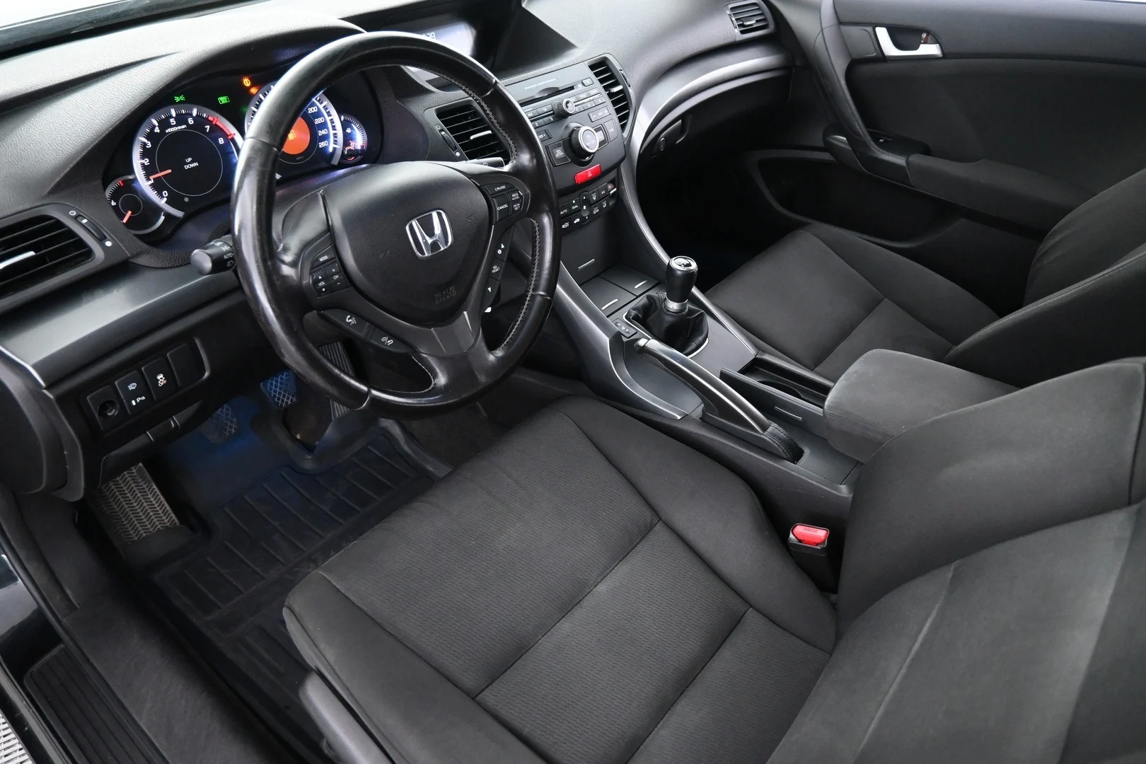Car Image - 1eaCaY20Fm7yLA5C3eZwJQ