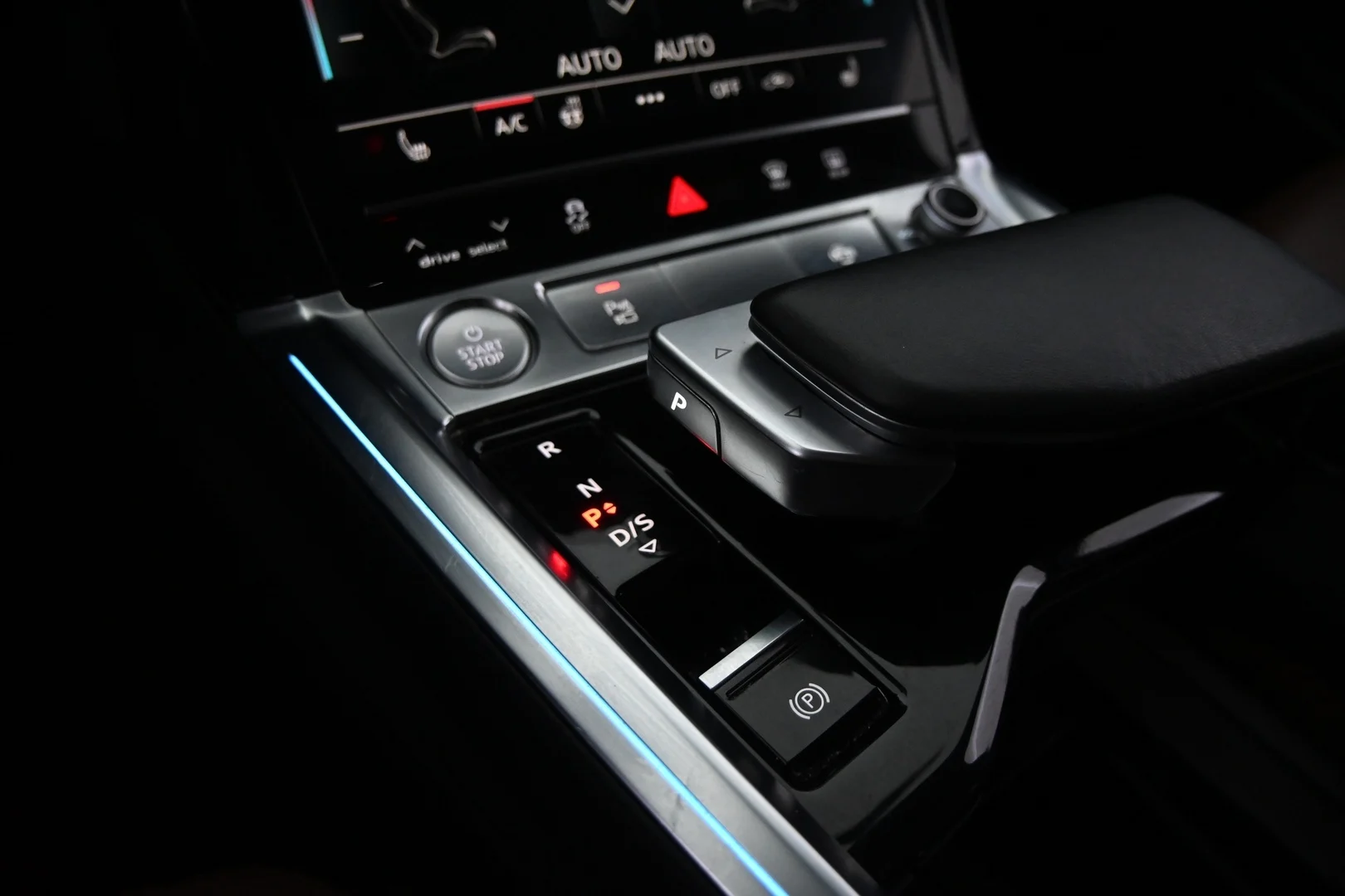 Car Image - 79pnkgPbSCuFjb7g3yoYBN