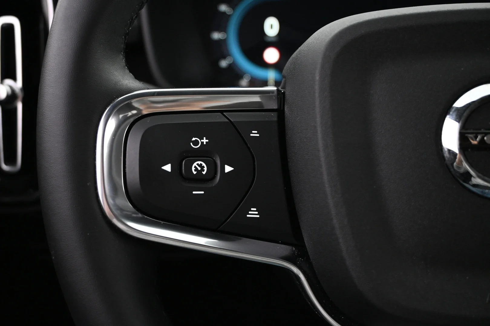 Car Image - 1omumJLRPJrHw5OWv9LHxW