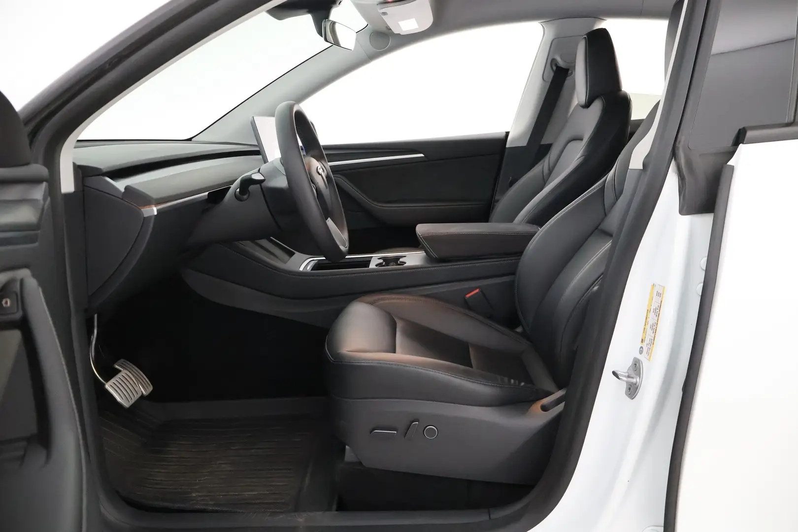 Car Image - 1AX6fMHDADDDLQqrhMfdQB