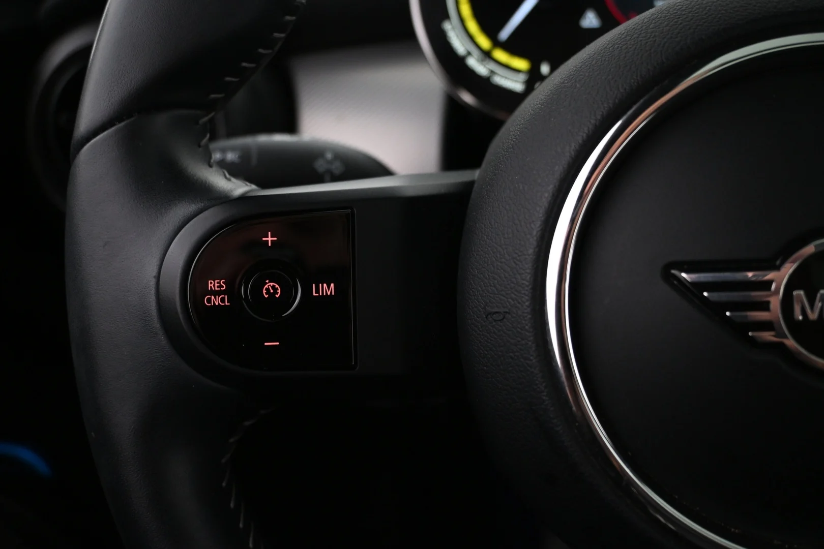 Car Image - 3yTUkap5ZTZK8DpZURYD8L