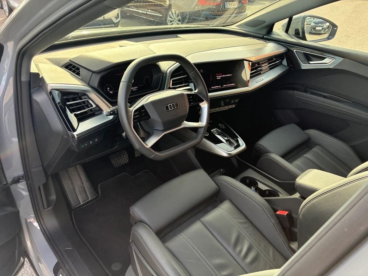 Car Image - jUoxiiPoL461DjriPmWYZ