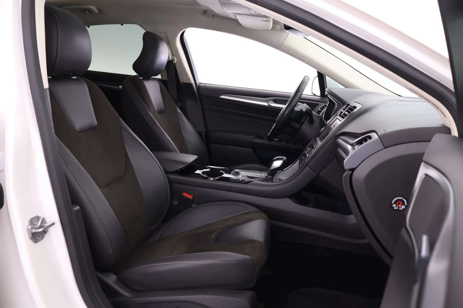 Car Image - 79u3WsASrFVPhsxDAAvxTt