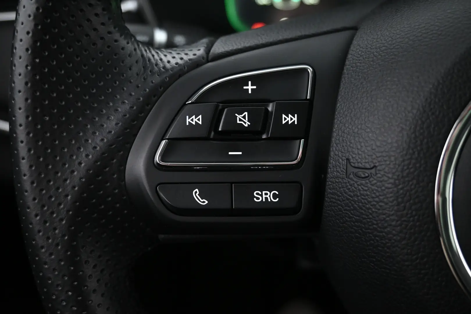Car Image - 6XBvbu4y2eTy3YmsEFSvm0