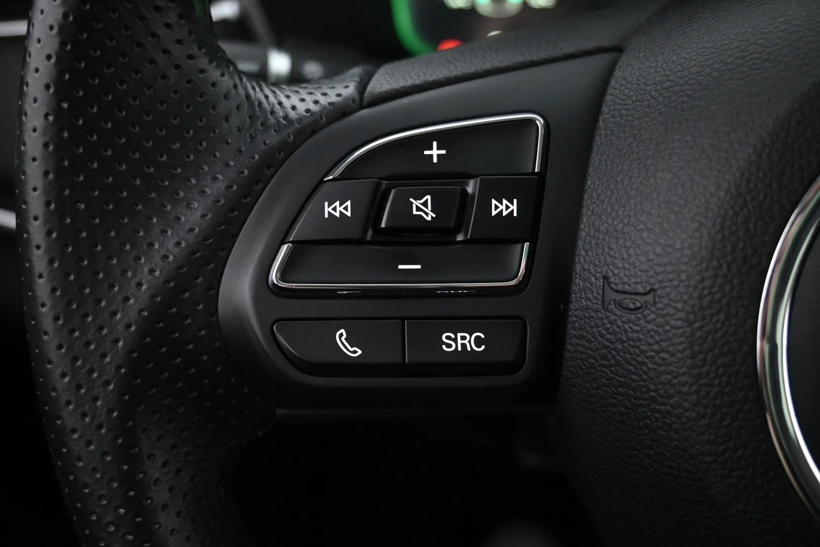 Car Image - 6XBvbu4y2eTy3YmsEFSvm0