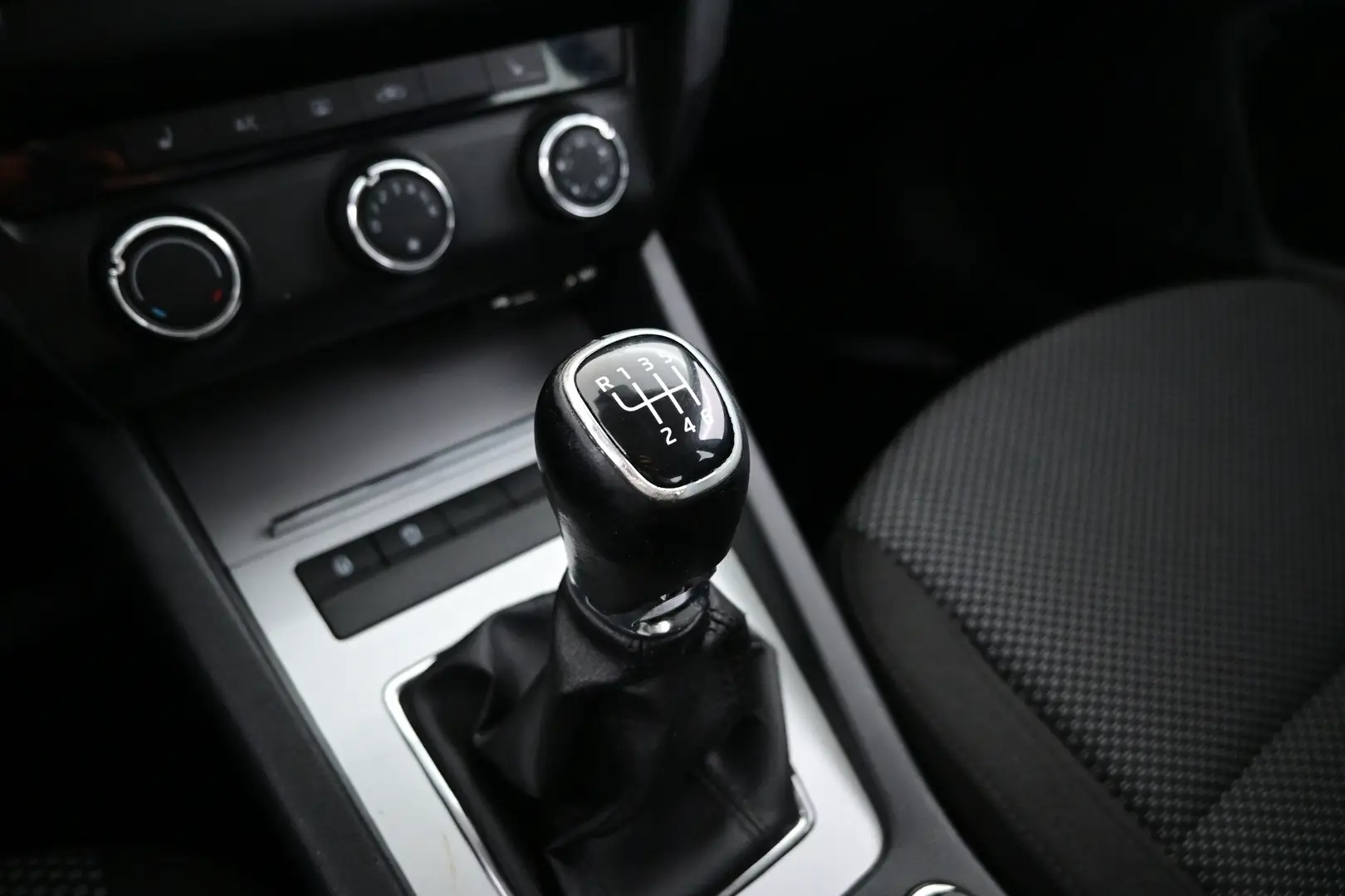 Car Image - 6RjKkTGoflRrPxh2rh9Dea