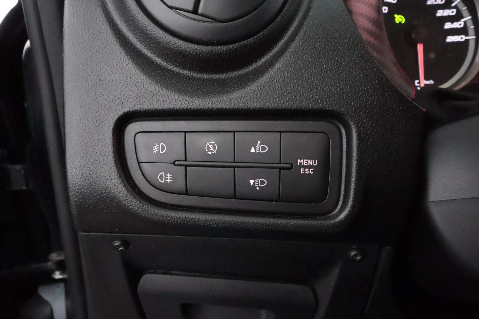 Car Image - 48kqMDcM0lTzXrXPMv5Nf2