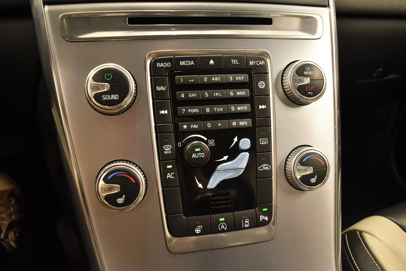 Car Image - 4bYq9UoQ8lRd1jHMyWqcpL