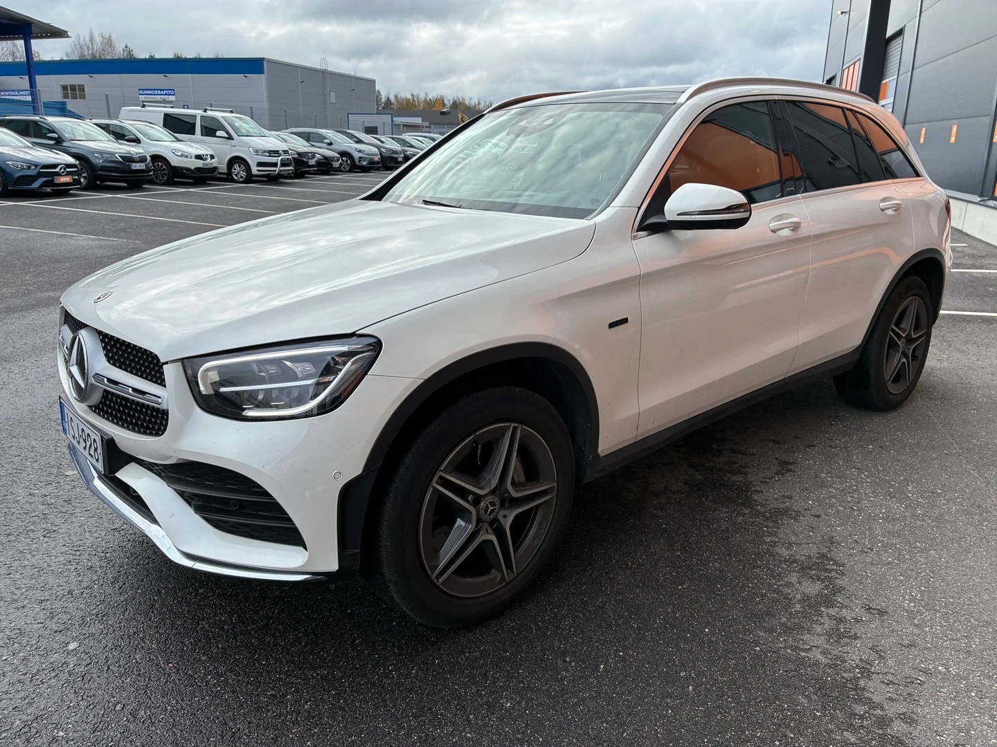 Car Image - 2OF3QiKKg0AWBIaq1xOgNC