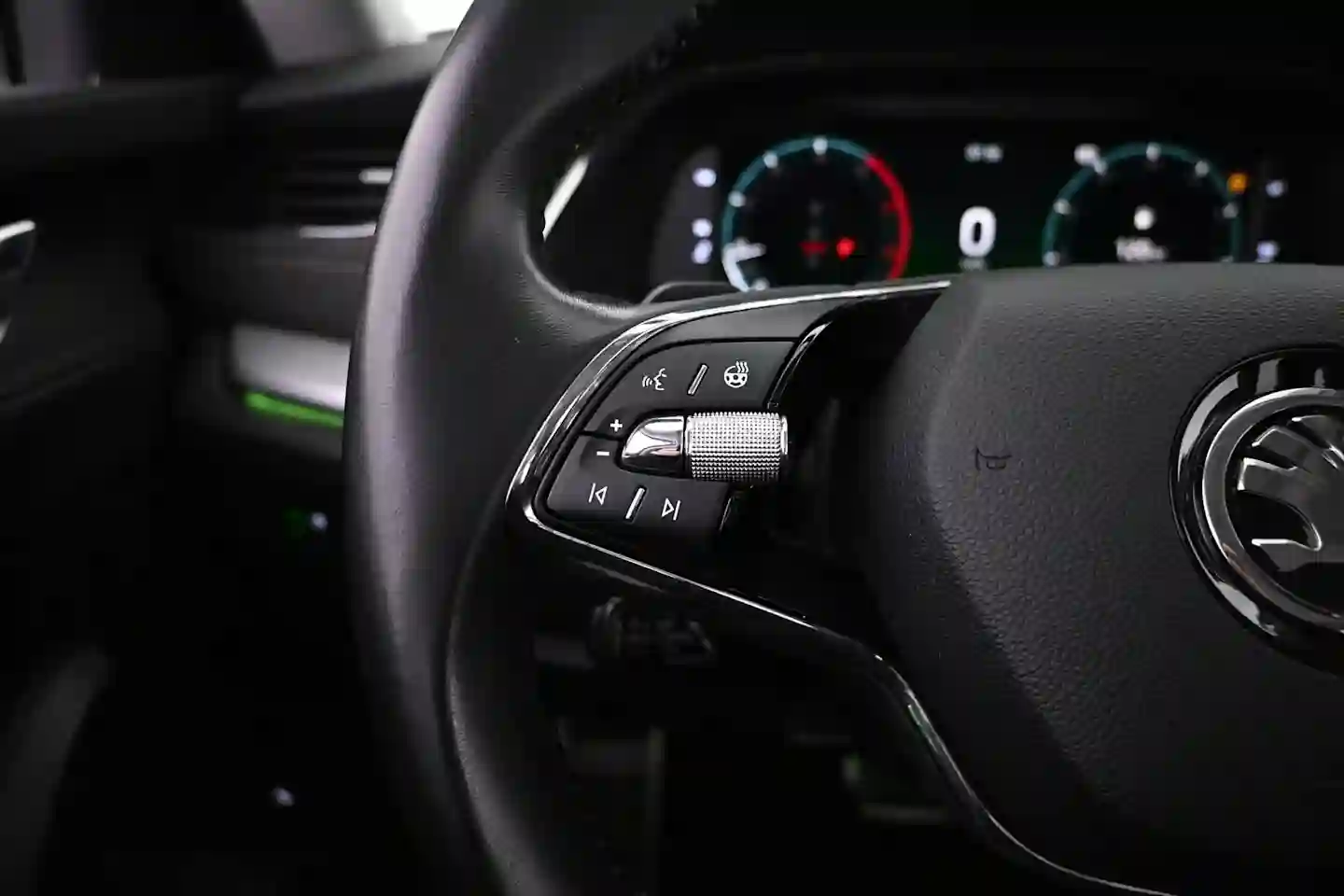 Car Image - UunPpROg0z6VOzF8VRda9