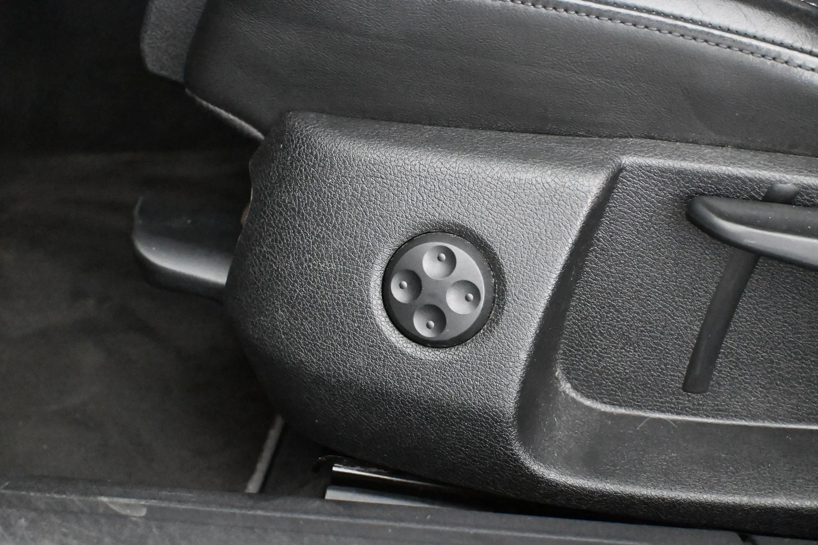 Car Image - 2zQ5M5AU9aSQ8pnoROfcgM