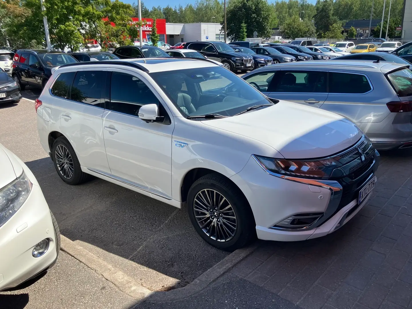 Car Image - Vhmmq534zb6wKsfnTsJz1