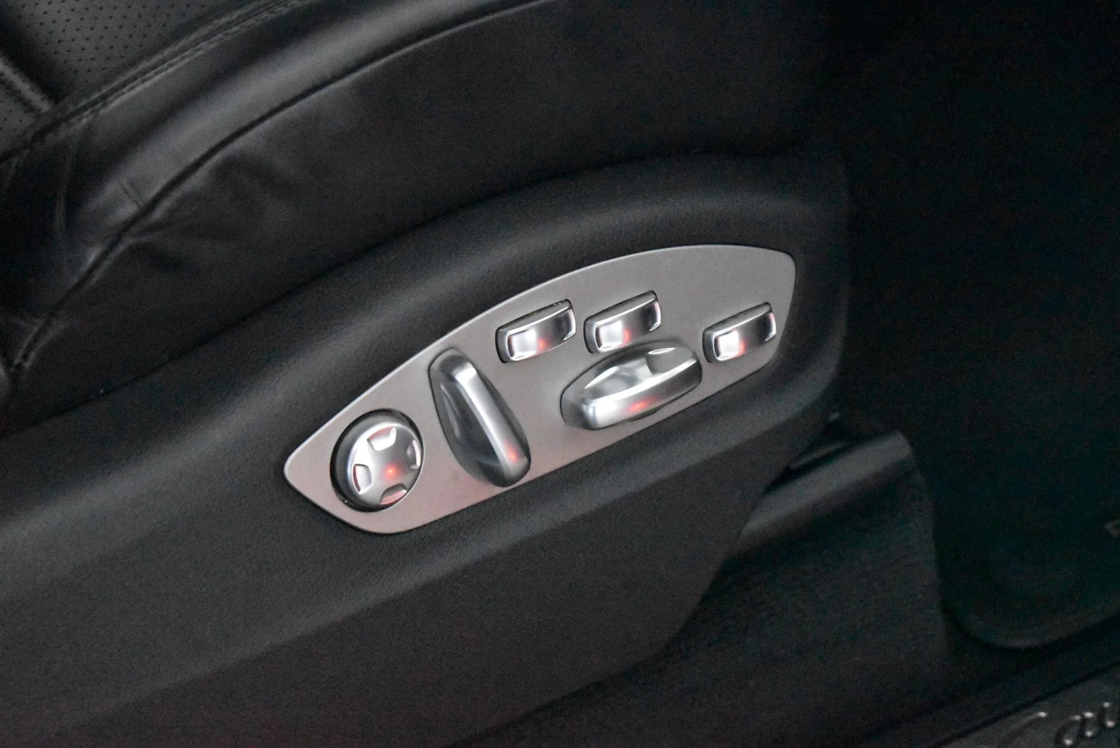 Car Image - 4FcRMq1unO6dHuZE8J4DjC