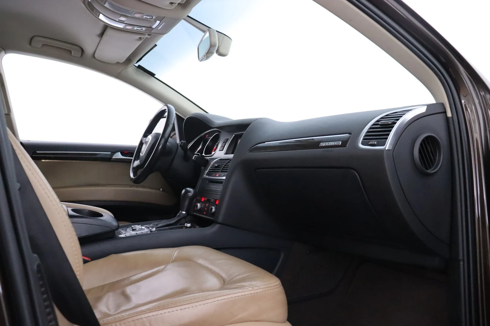 Car Image - 3wr4TsROoSchxIp7nEFPMO
