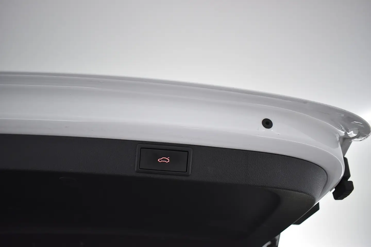 Car Image - 3W993AO9b30HfEeeebKYOG