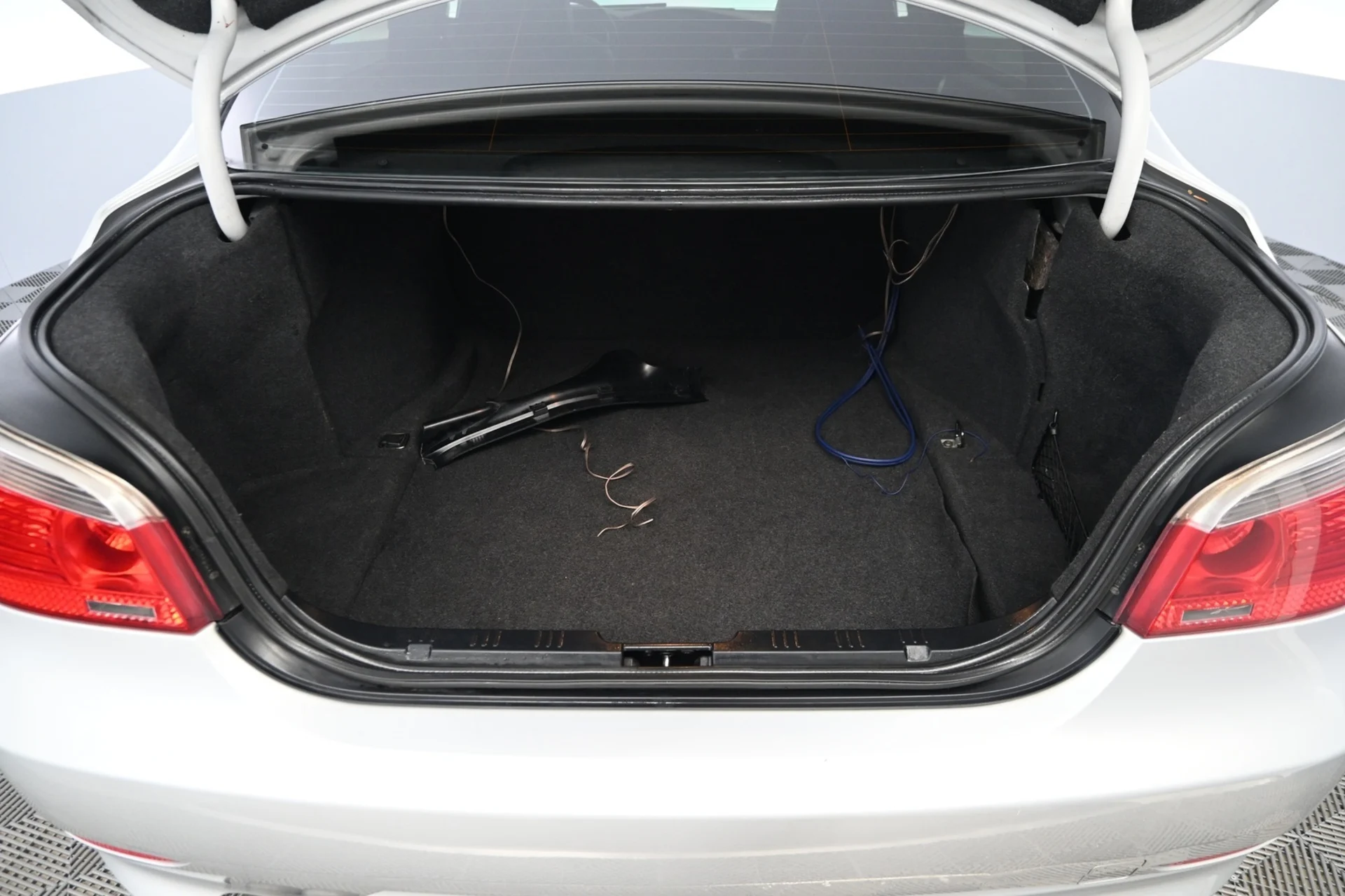 Car Image - 25AkVkDUVig8uzuEsdDVFH