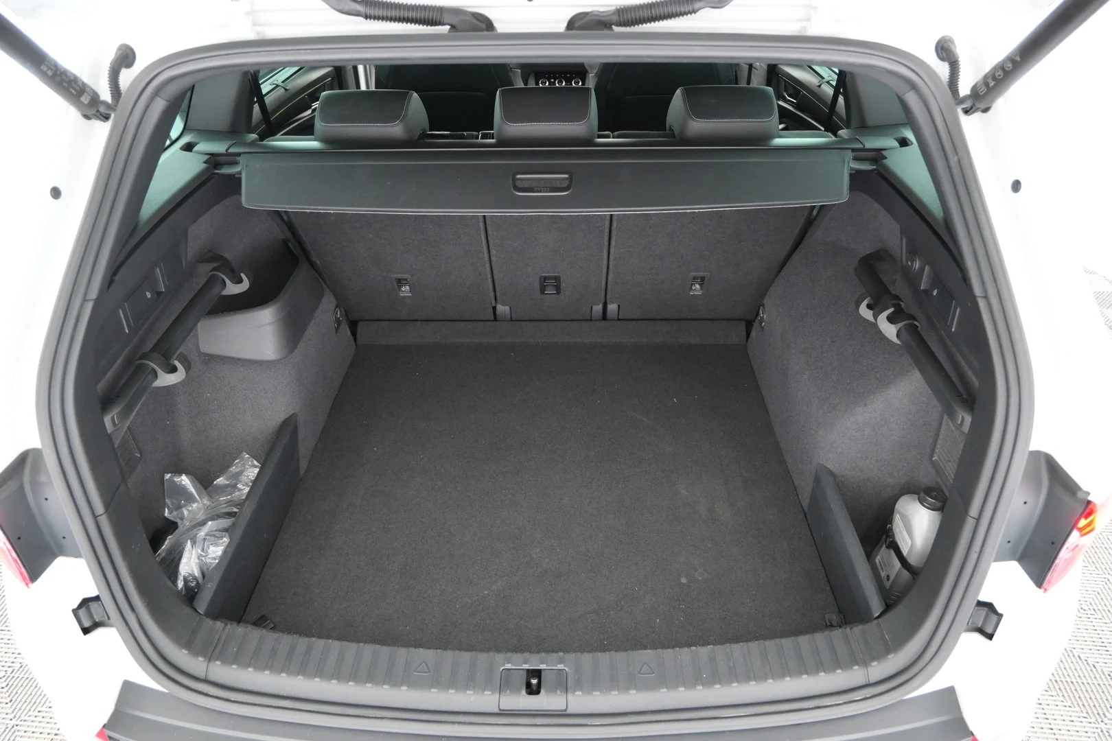Car Image - 5Q7TPXnHgjJXTB5Whzotox