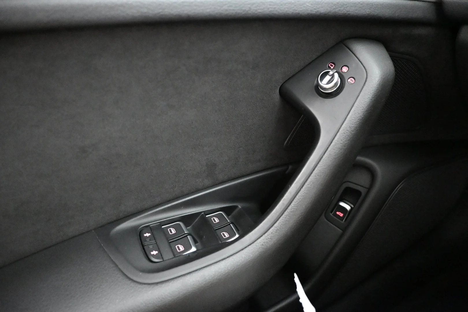 Car Image - 4diISf0L81PBO1rzYW2tr8