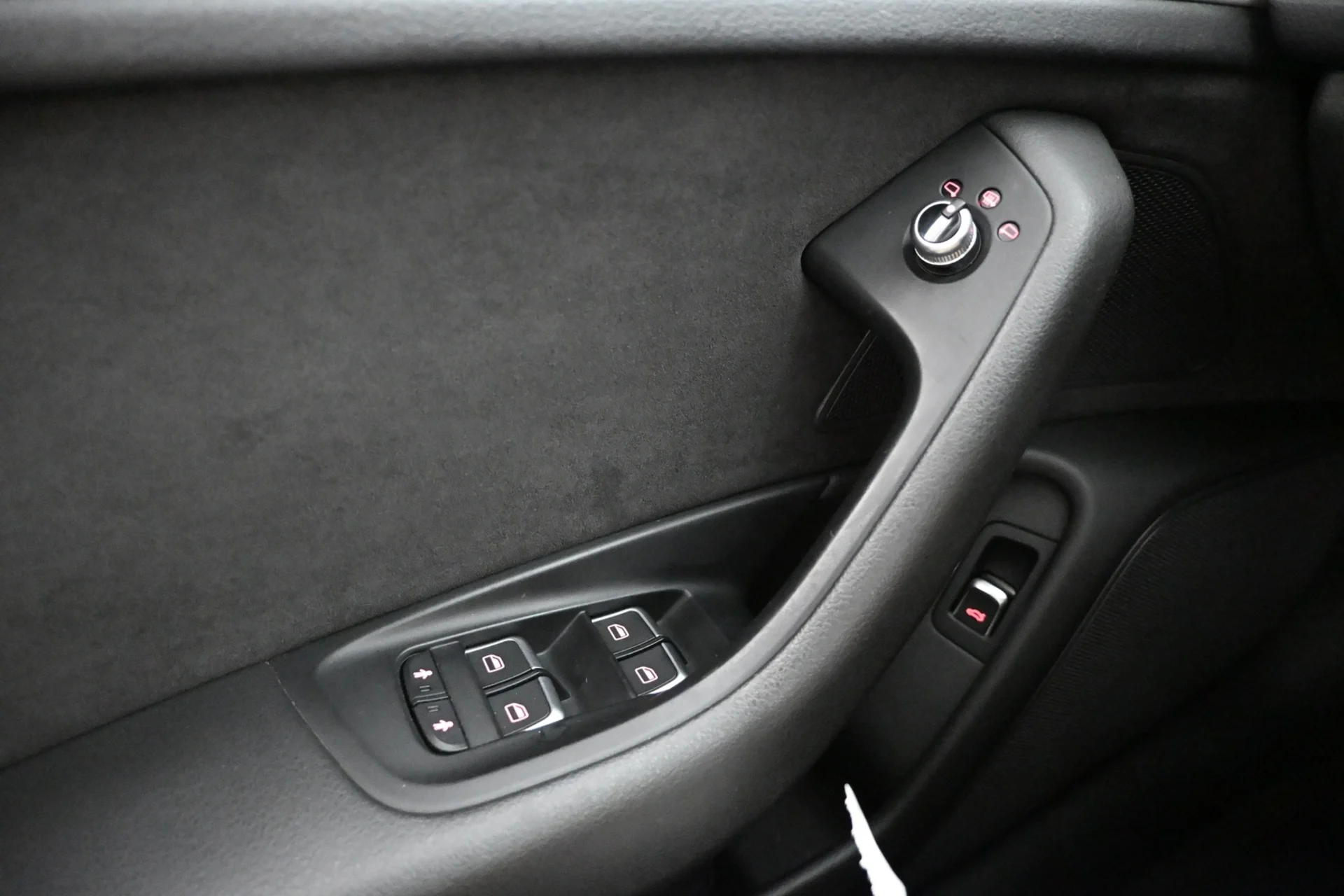 Car Image - 4diISf0L81PBO1rzYW2tr8