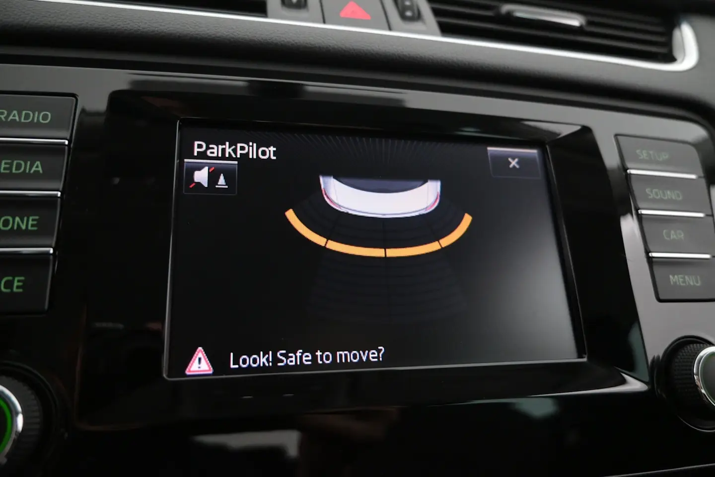 Car Image - 2BawsJ65SxunKi7u7GFmM9