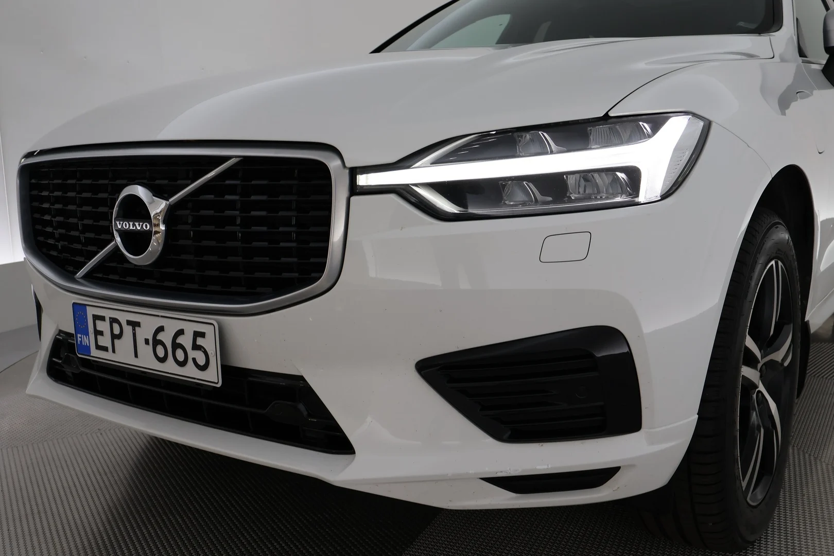 Car Image - 2lwl83nsgZZKwcFfxKGfNI
