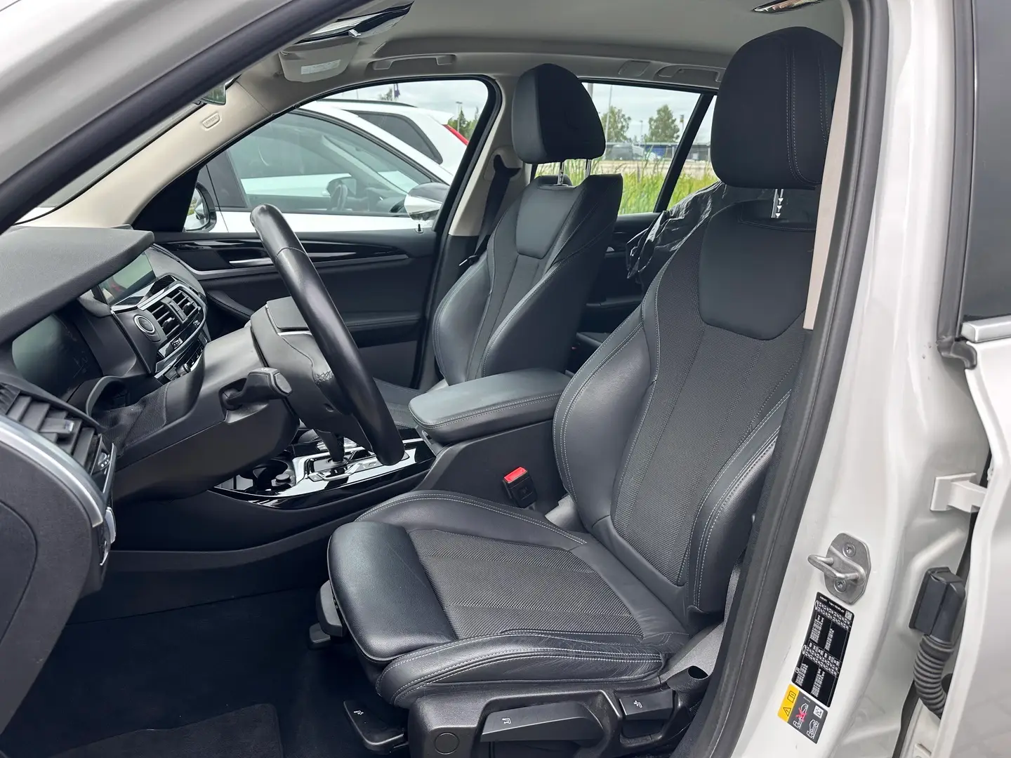 Car Image - 6JwqVHI8ejIK2a3Yksb47v