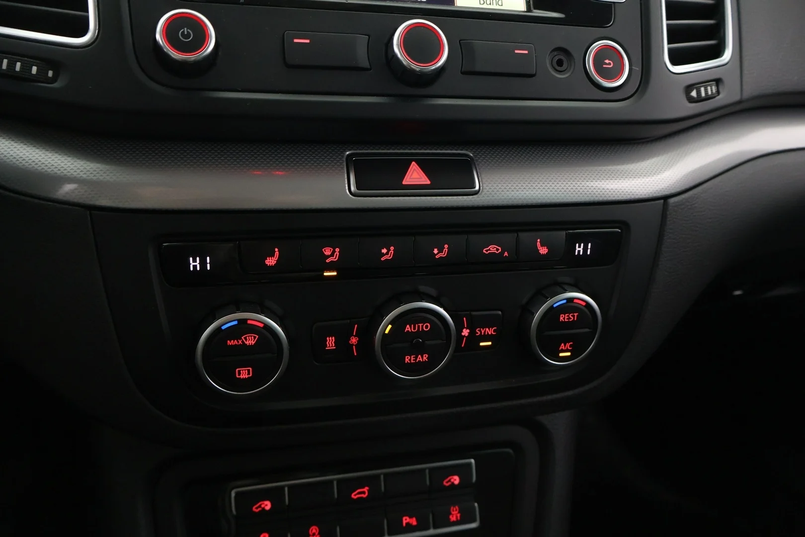 Car Image - q7E2zPZMD7lno2XxLv51q