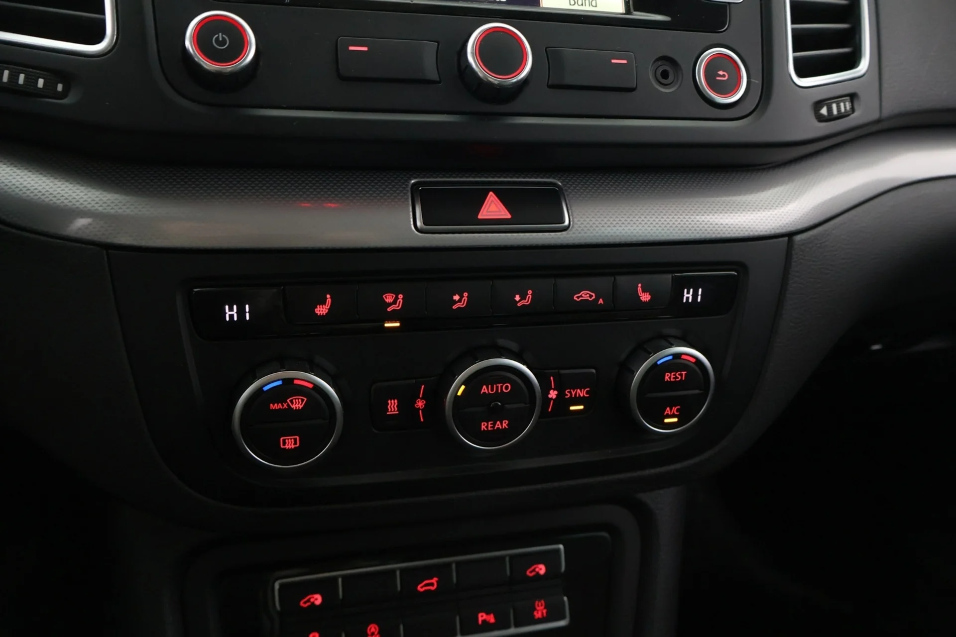 Car Image - q7E2zPZMD7lno2XxLv51q