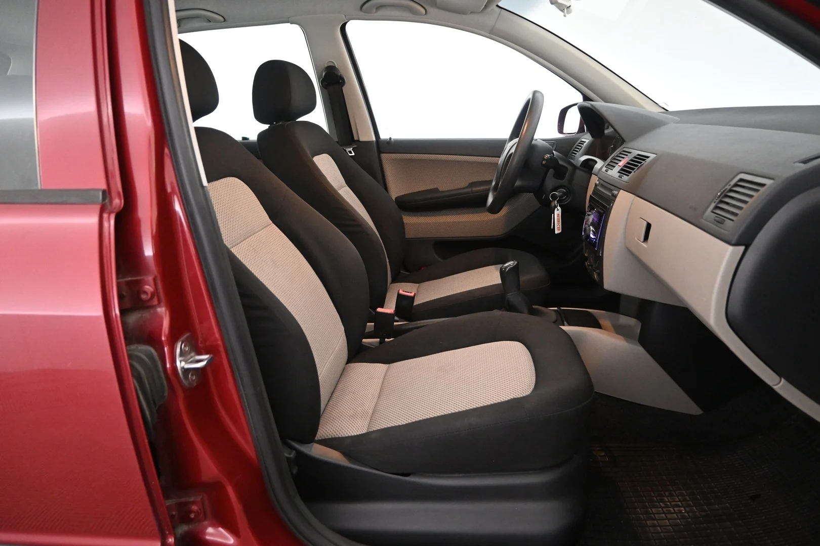Car Image - 5C6adcVBRop5jwZI280Npl