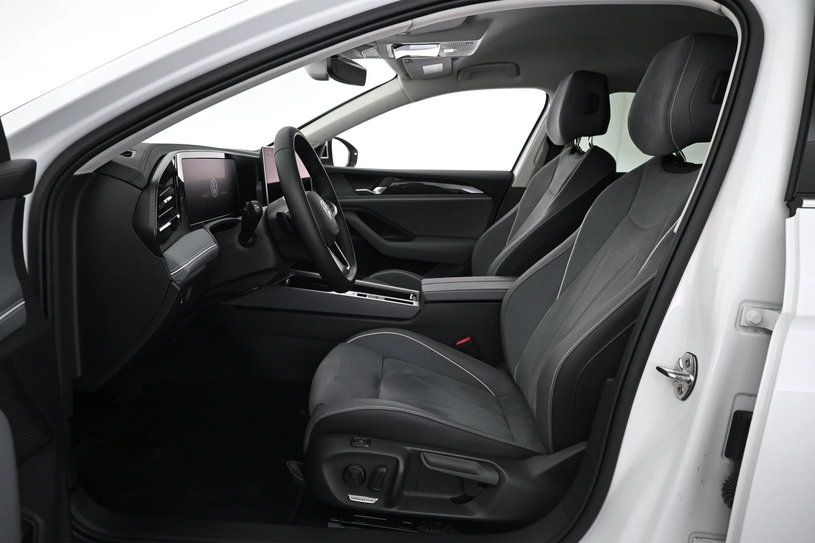 Car Image - 3slfATf0rNdZgaj7HNn875